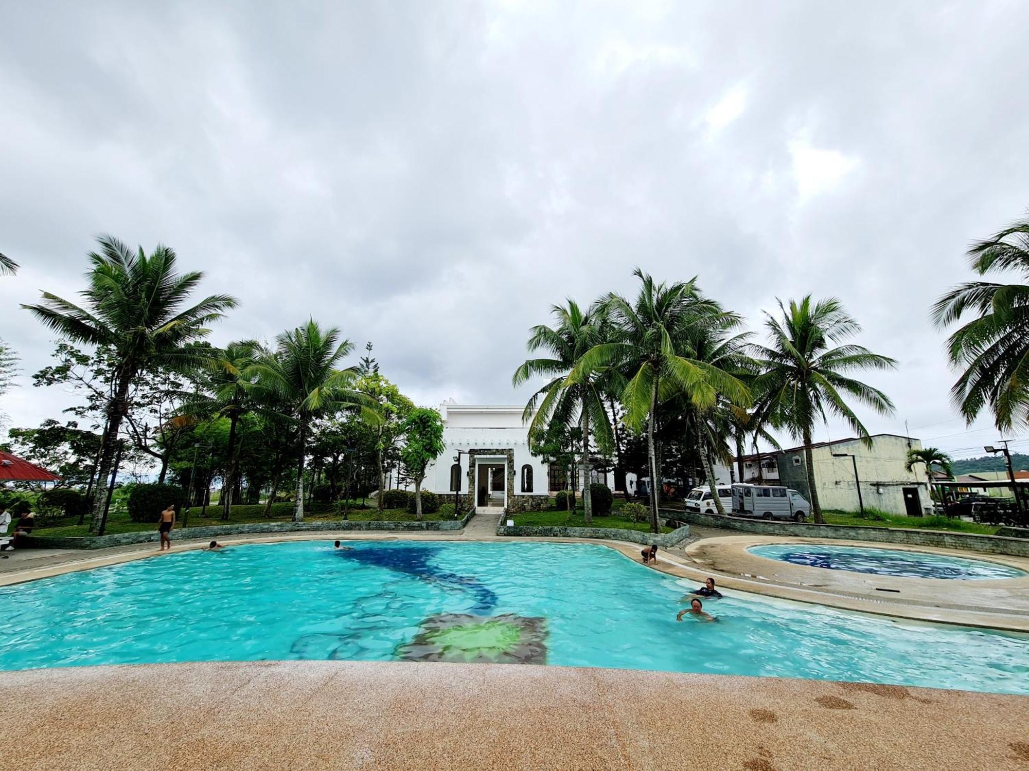 Calapan City Fully Furnished House Transient Near Xentromall L39 Eksteriør bilde