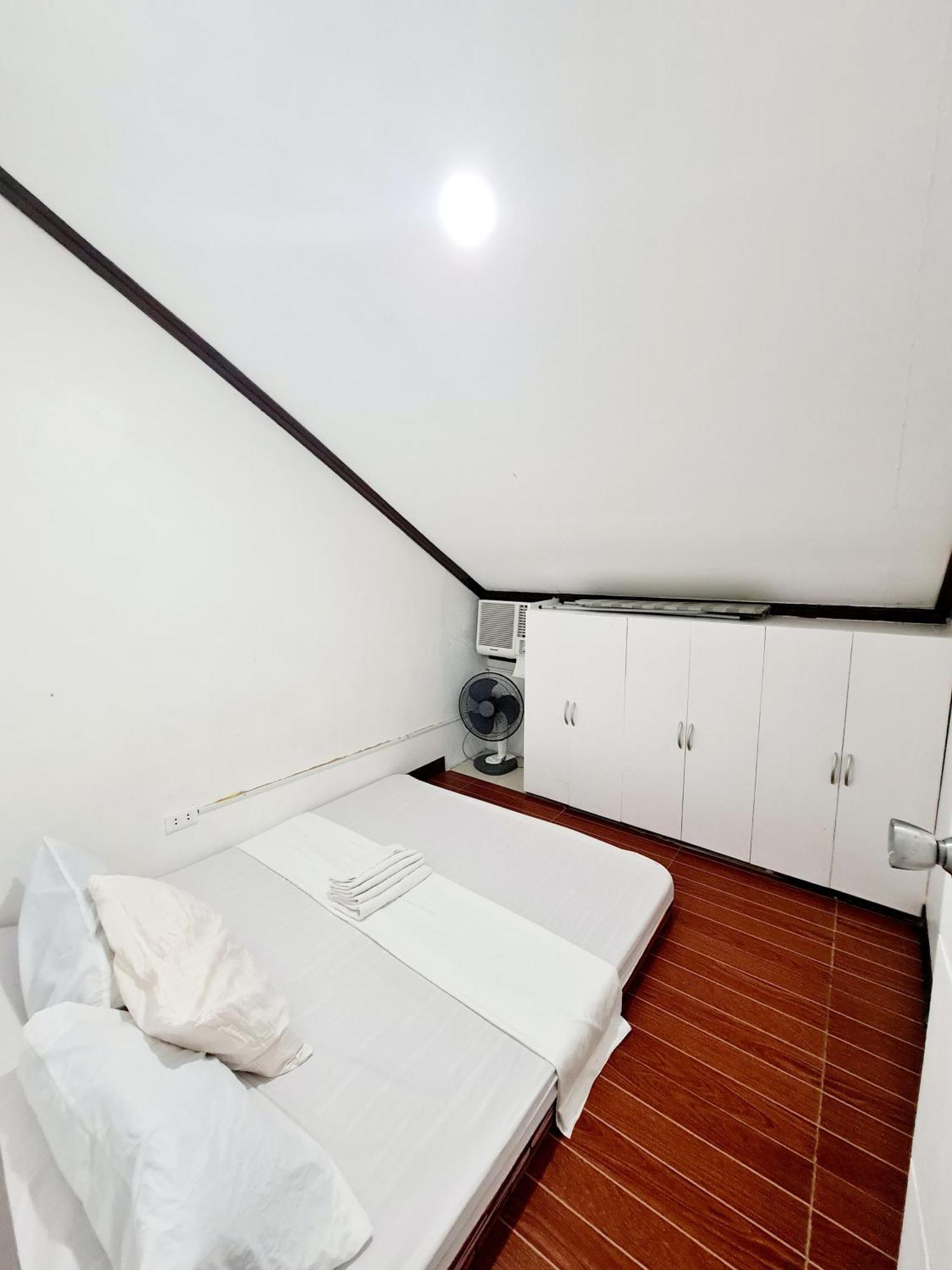 Calapan City Fully Furnished House Transient Near Xentromall L39 Eksteriør bilde