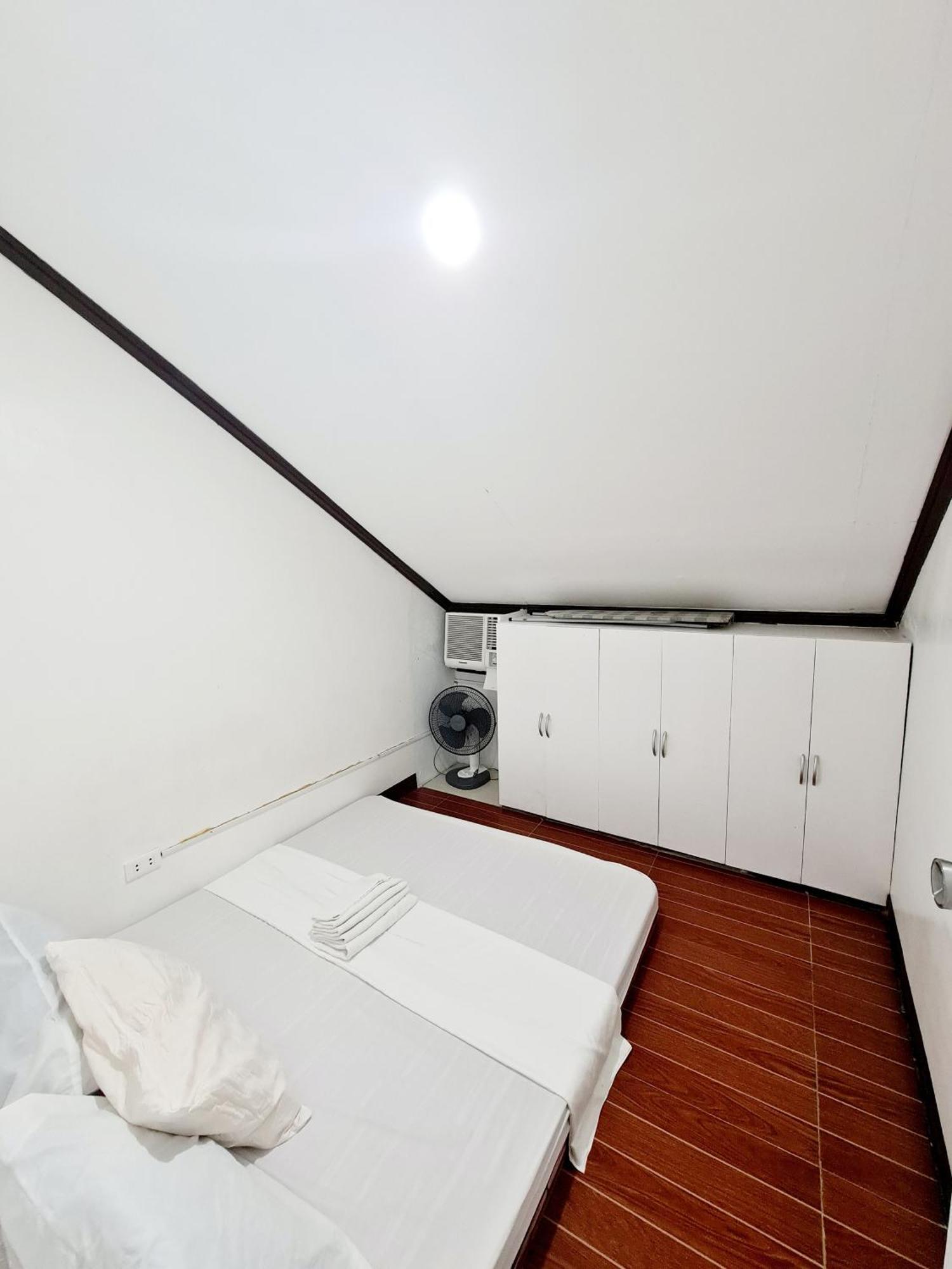 Calapan City Fully Furnished House Transient Near Xentromall L39 Eksteriør bilde