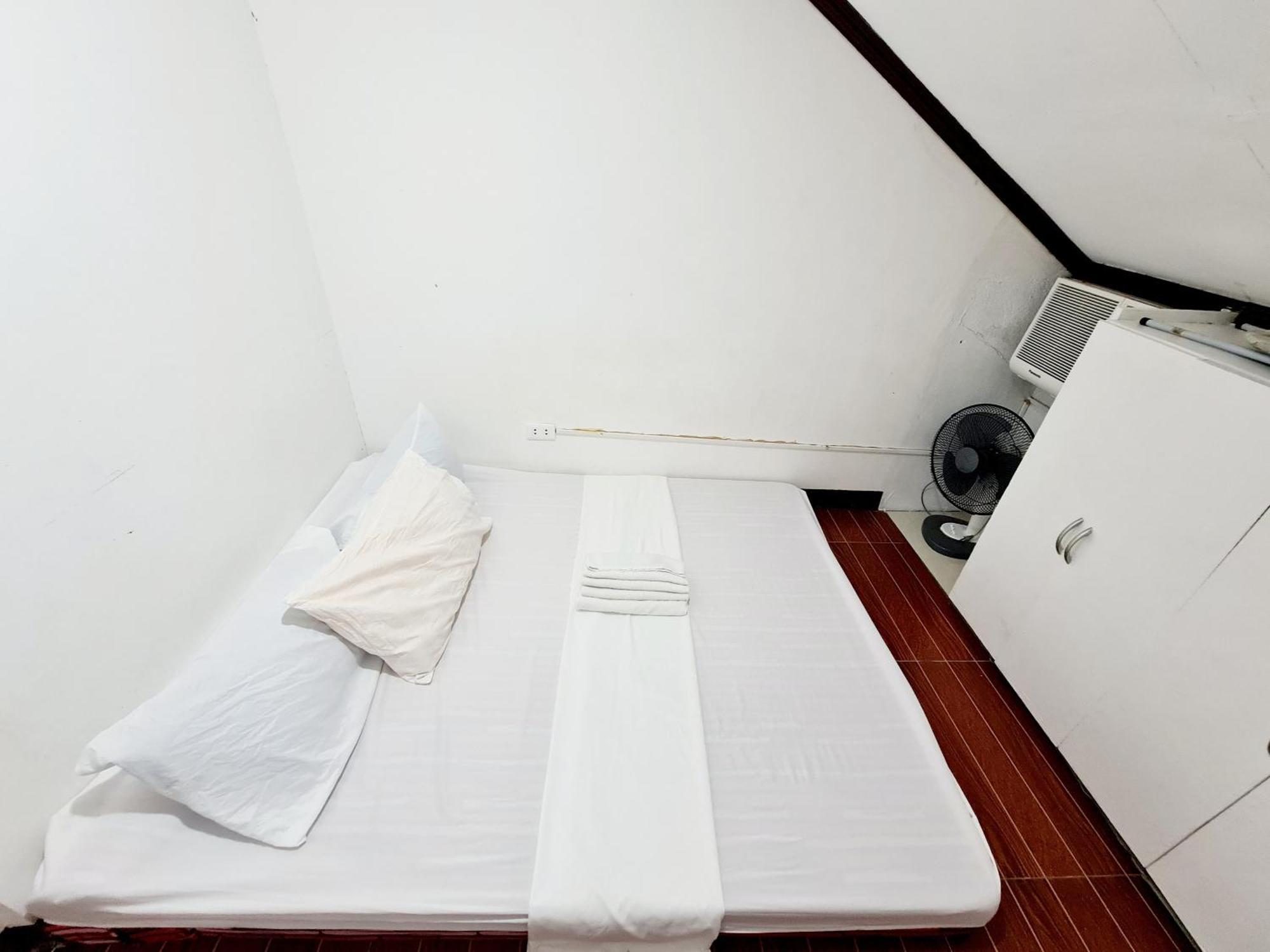 Calapan City Fully Furnished House Transient Near Xentromall L39 Eksteriør bilde