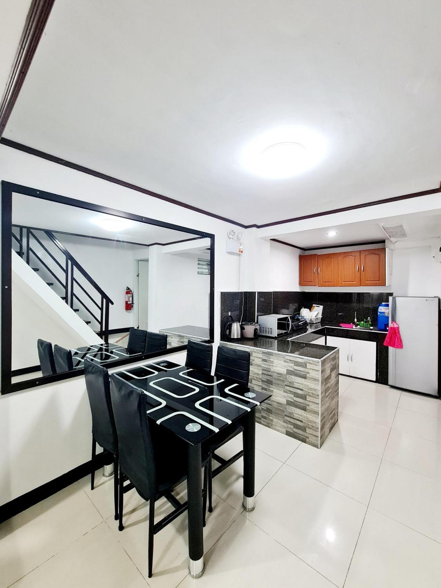 Calapan City Fully Furnished House Transient Near Xentromall L39 Eksteriør bilde