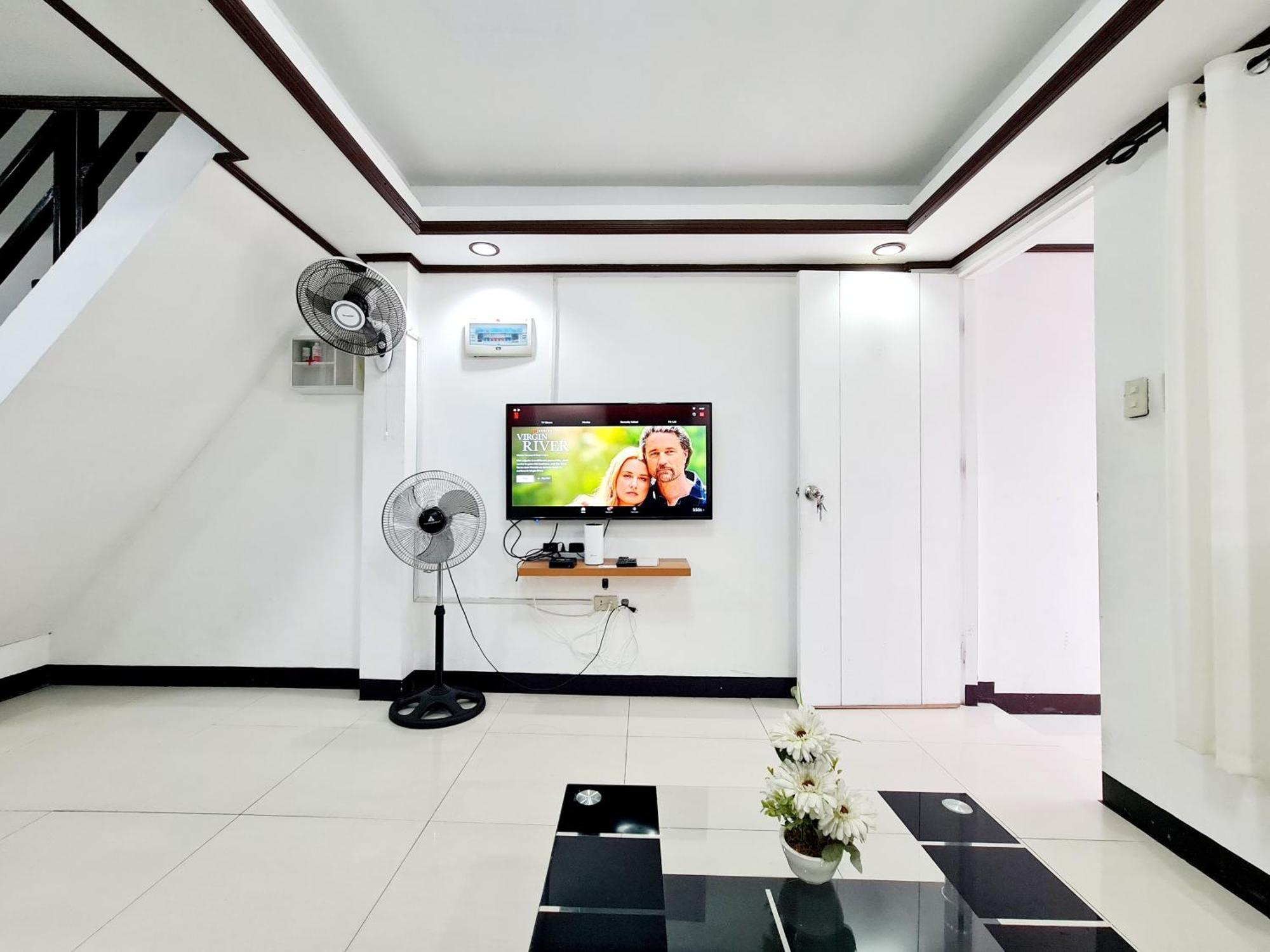 Calapan City Fully Furnished House Transient Near Xentromall L39 Eksteriør bilde